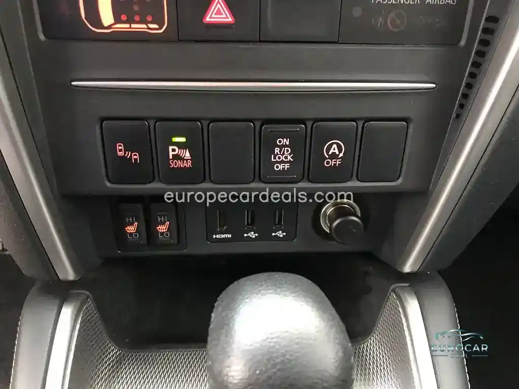 Mitsubishi L200