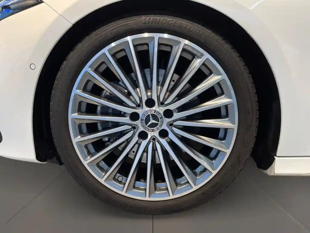 Mercedes-Benz A 220