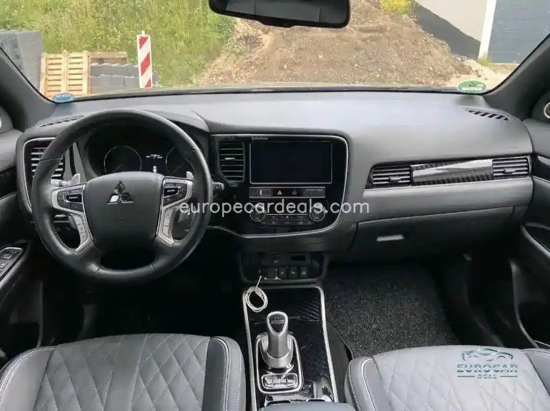 Mitsubishi Plug-in Hybrid Outlander