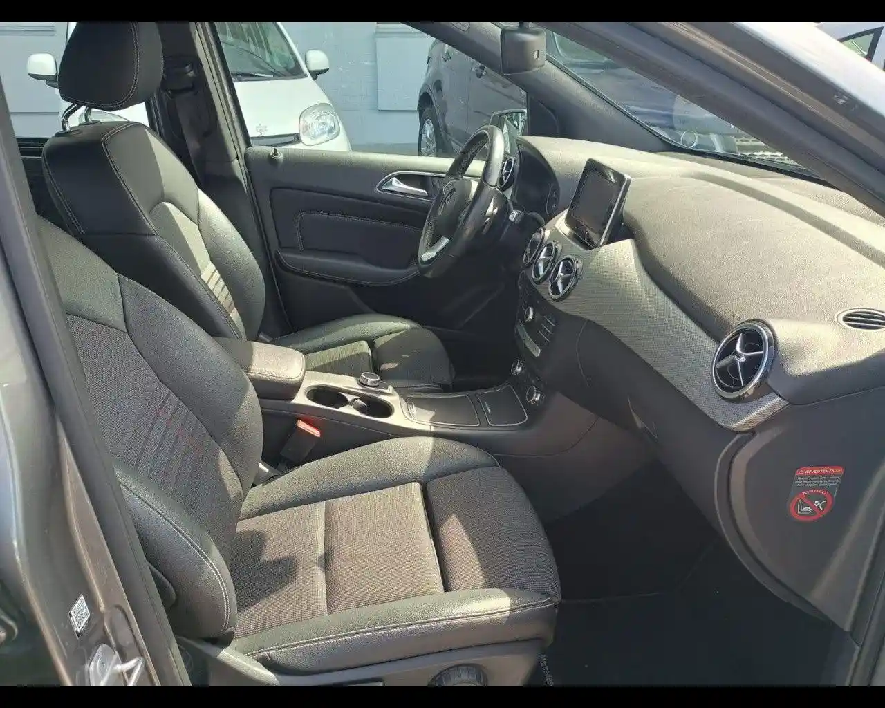 Mercedes-Benz B 200