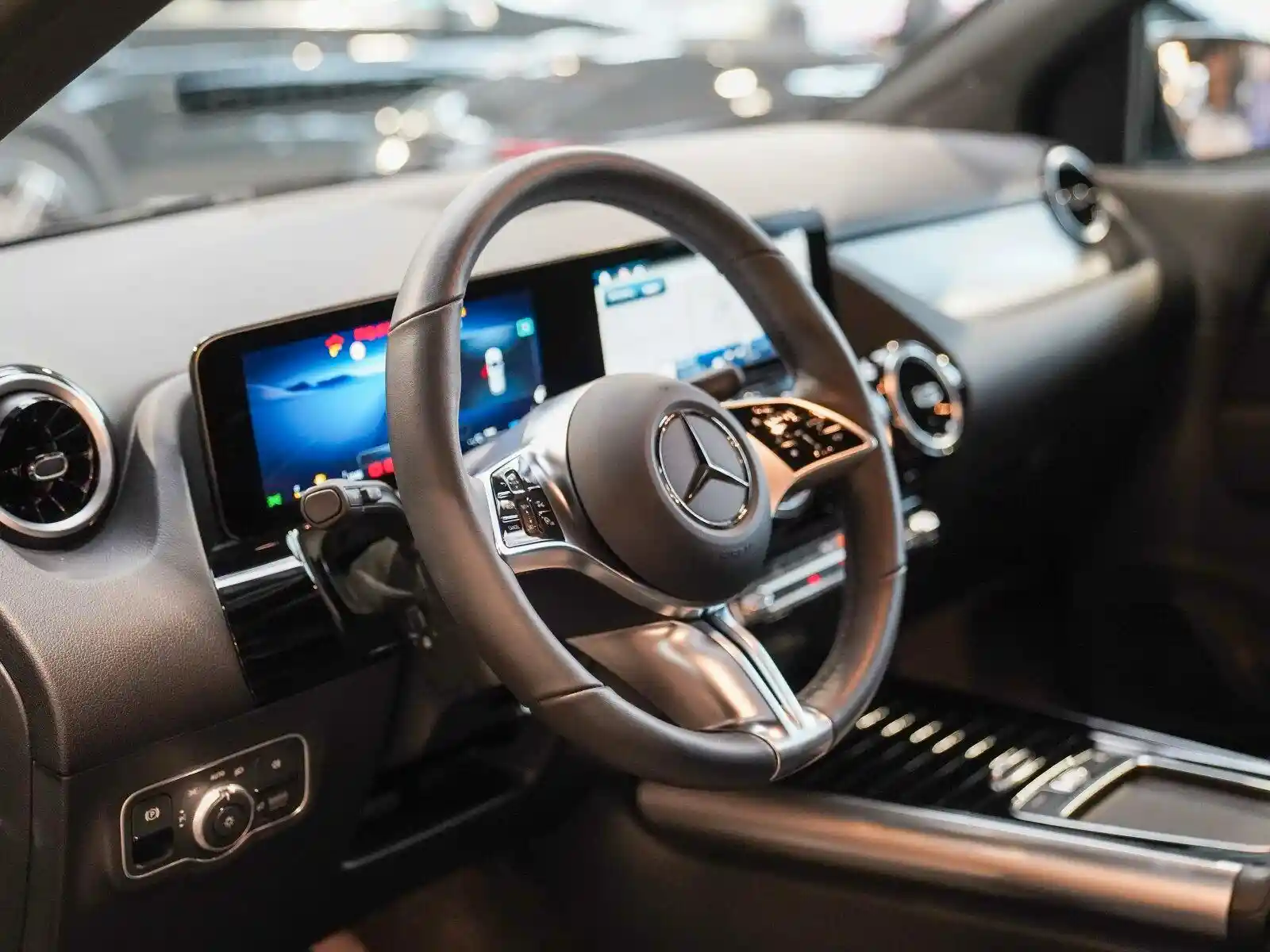 Mercedes-Benz B 180