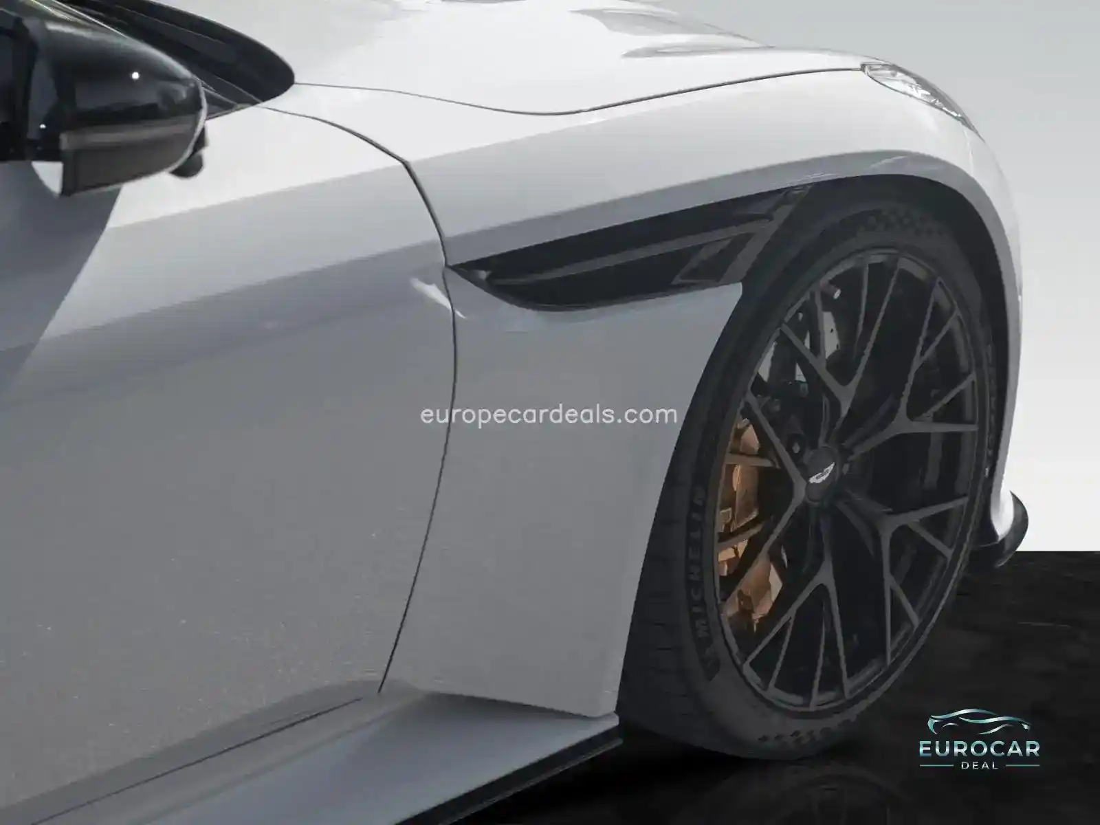 Aston Martin DB12