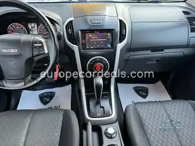 ISUZU D-Max 1.9 Space Cab Solar Plus A/T 4WD A/C