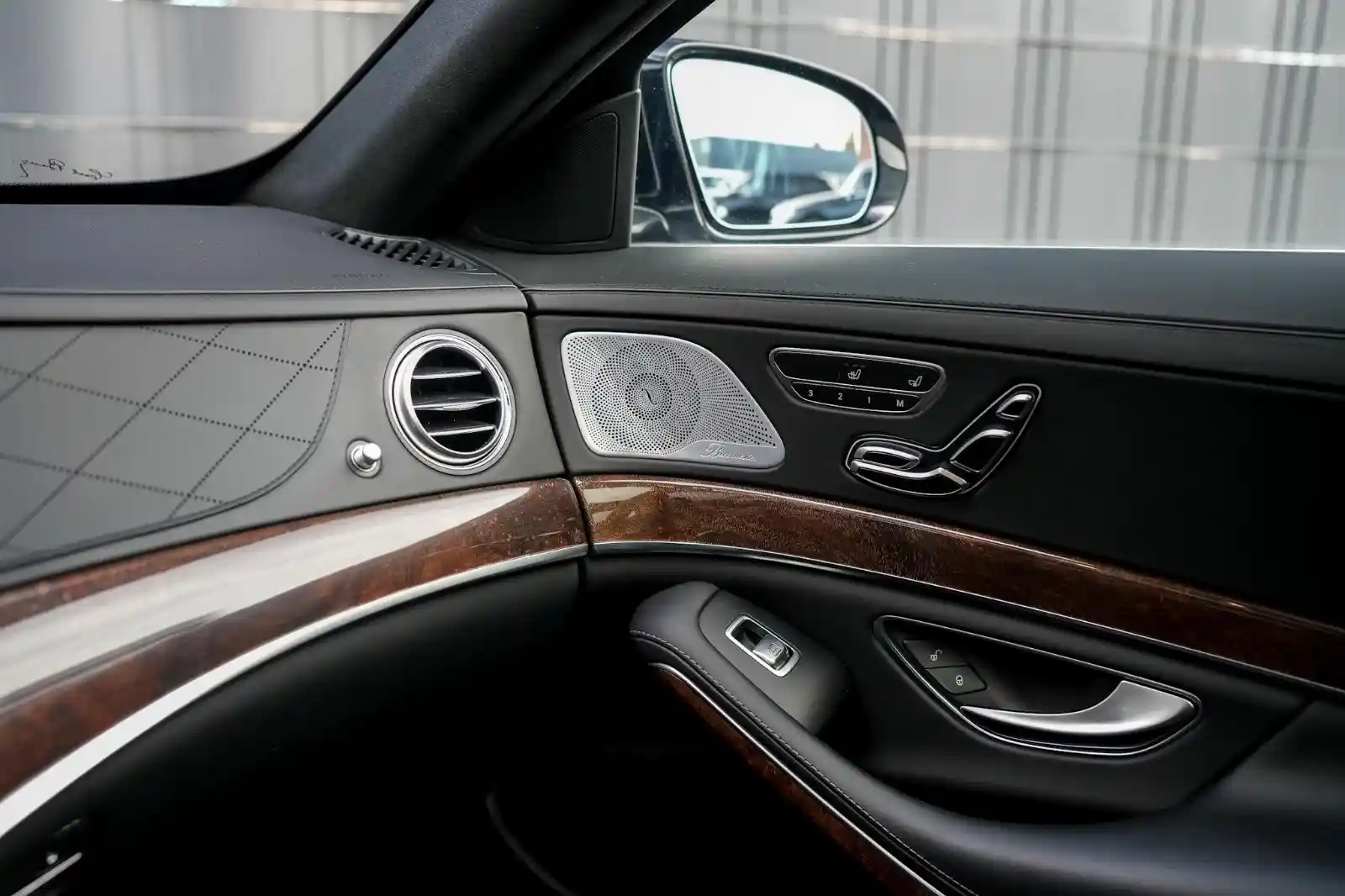 Mercedes-Benz S 560