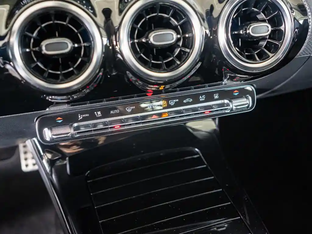 Mercedes-Benz A 250