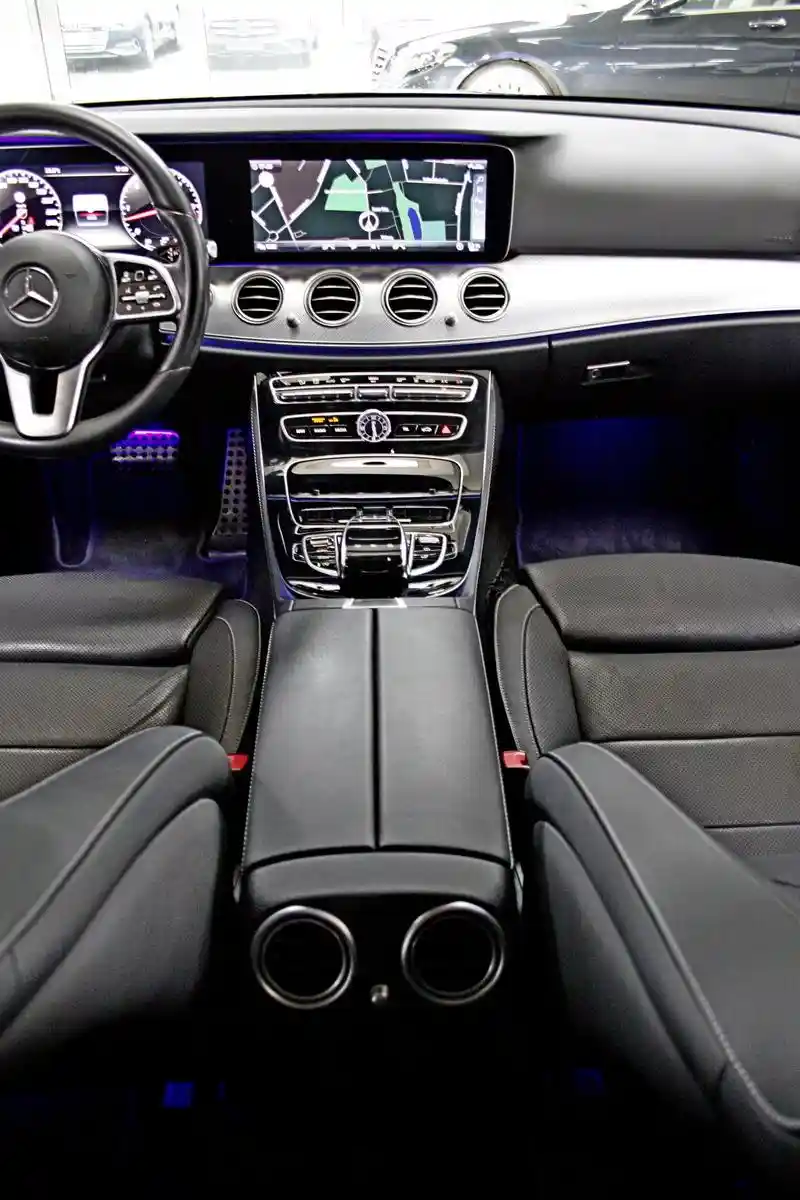 Mercedes-Benz E 400
