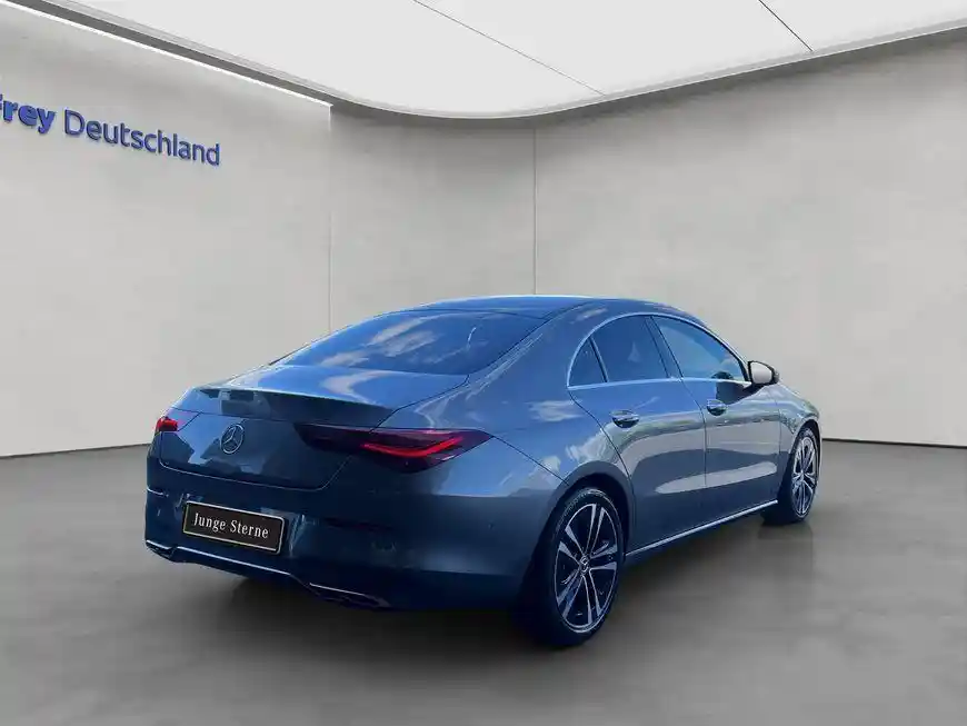 Mercedes-Benz CLA 180