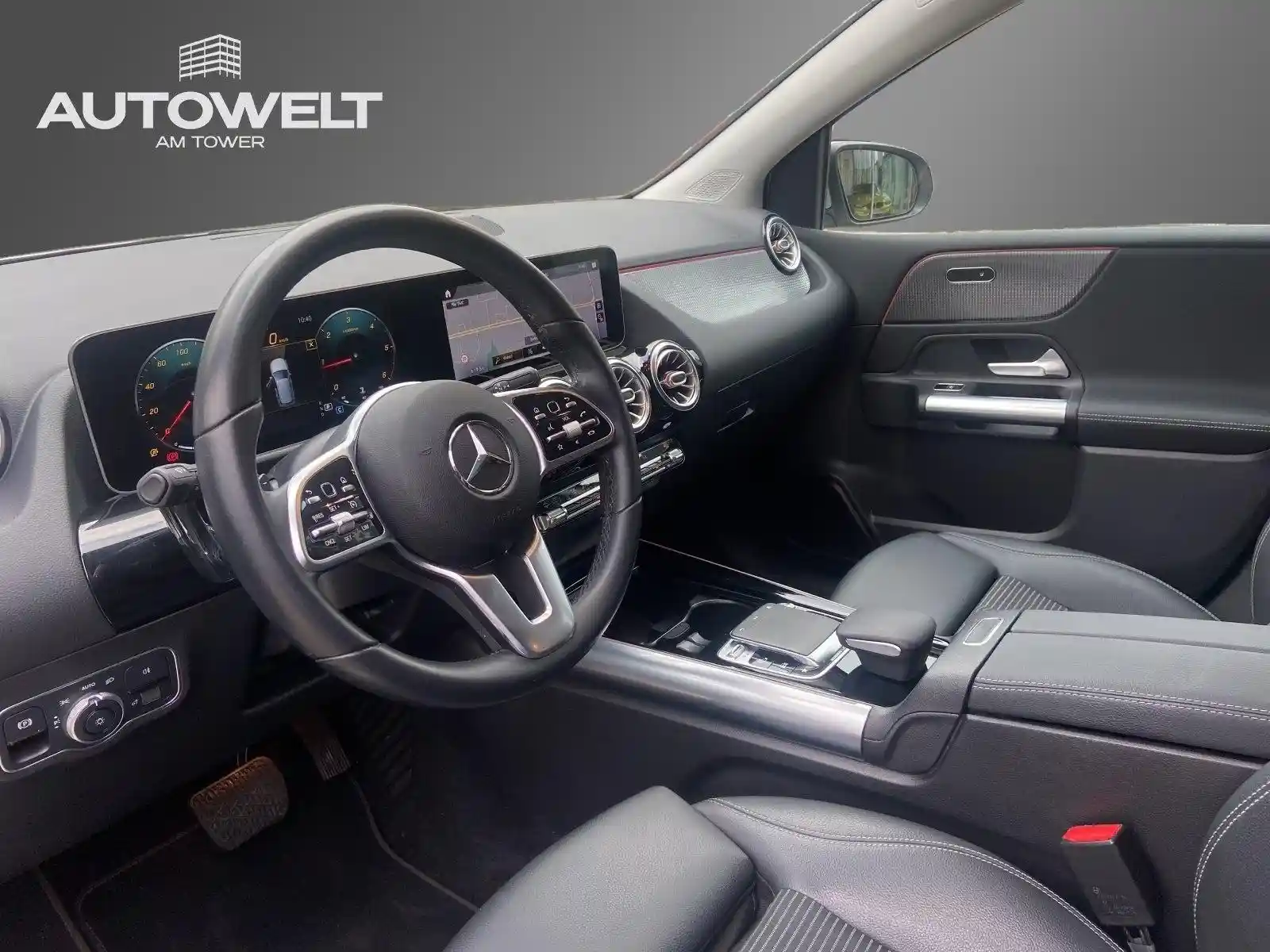 Mercedes-Benz B 180