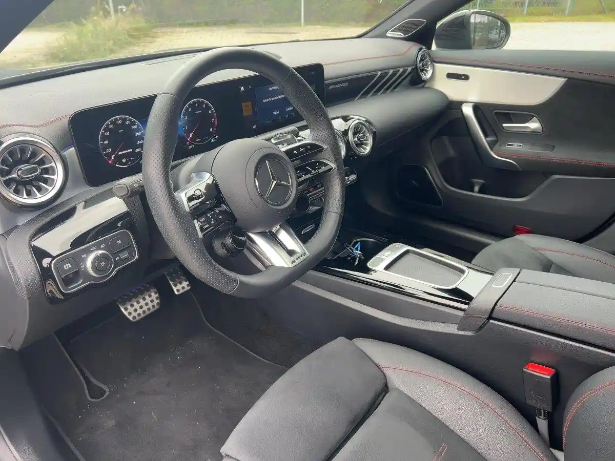 Mercedes-Benz CLA 35 AMG Shooting Brake