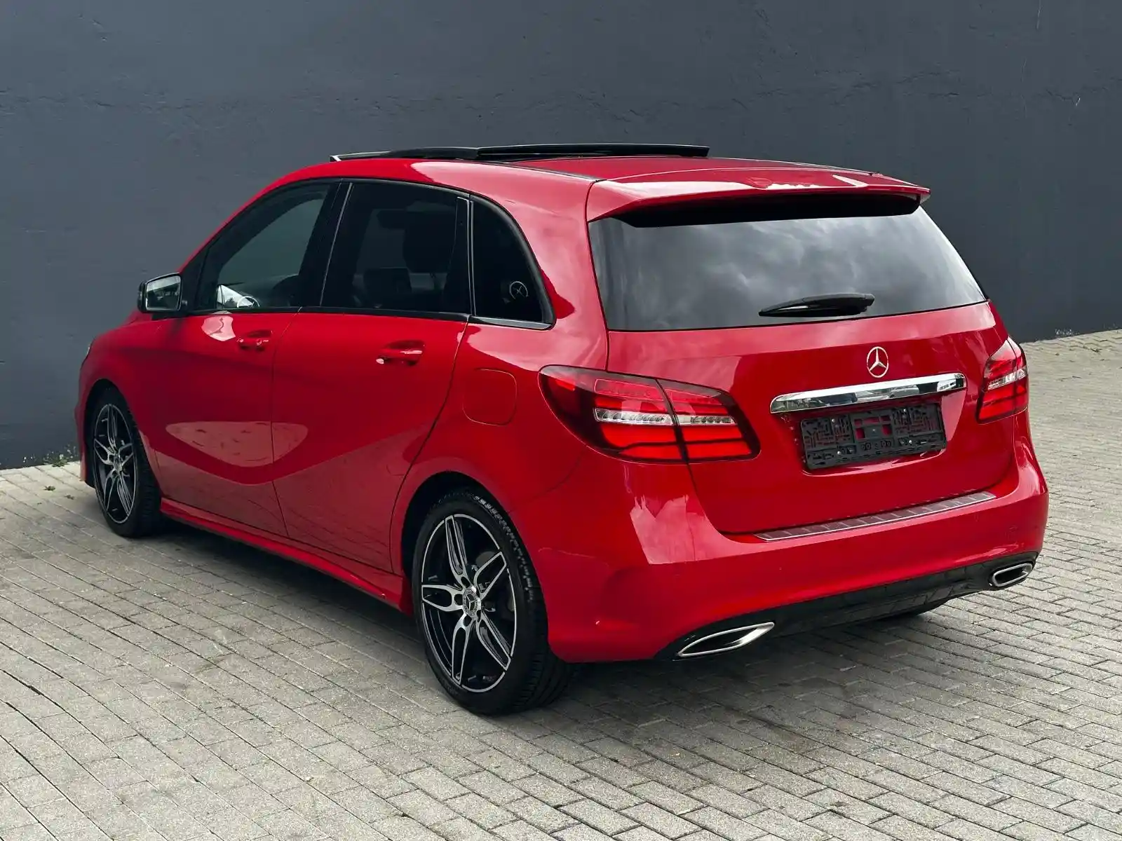 Mercedes-Benz B 200