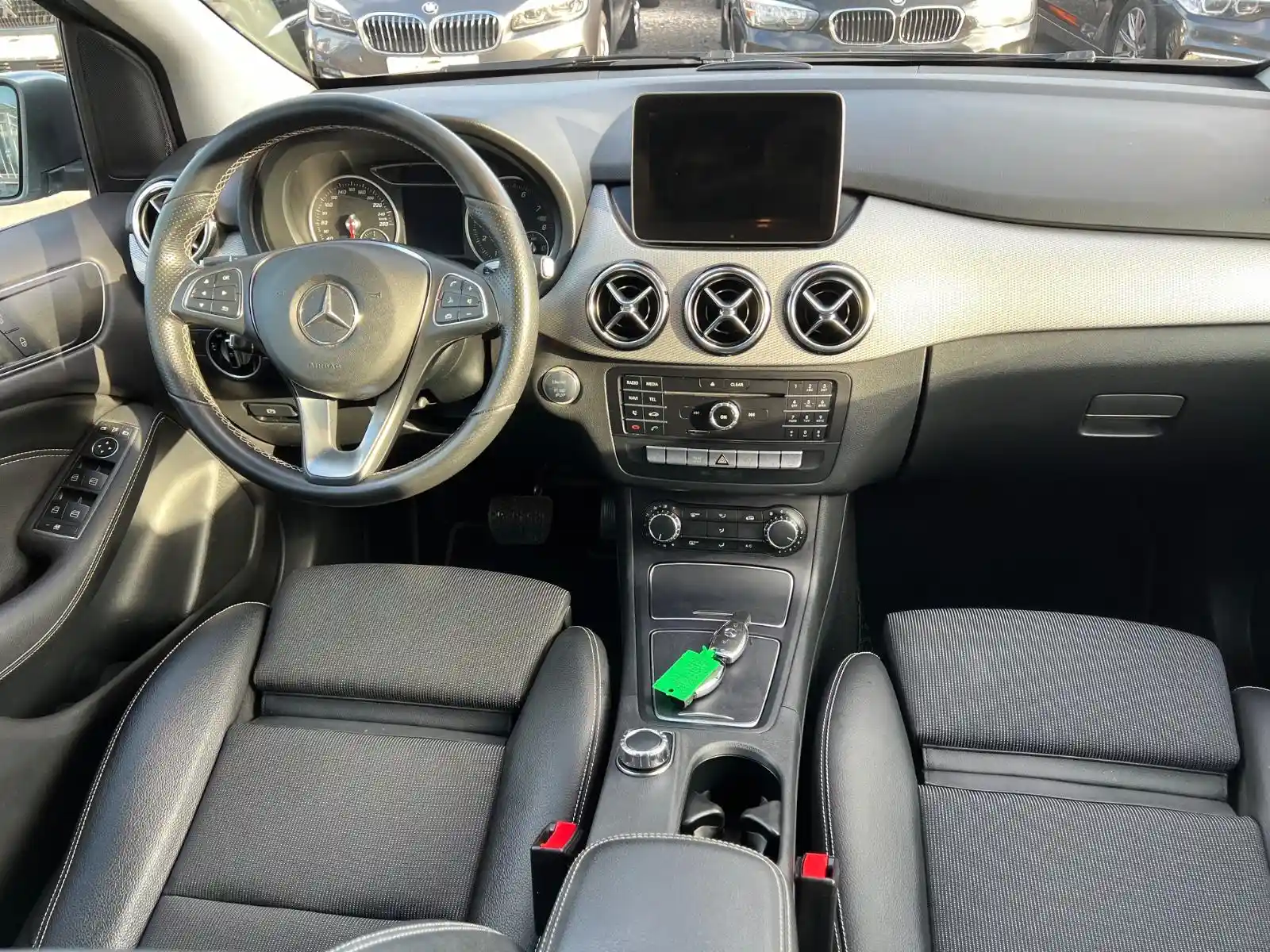 Mercedes-Benz B 220