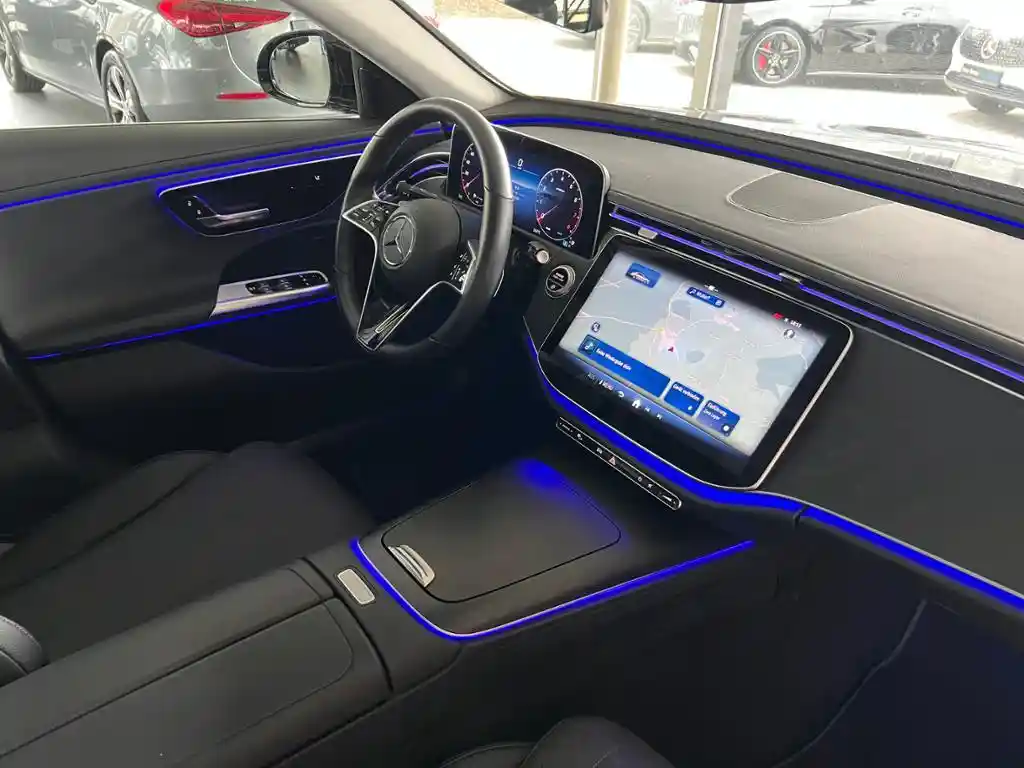 Mercedes-Benz E 200