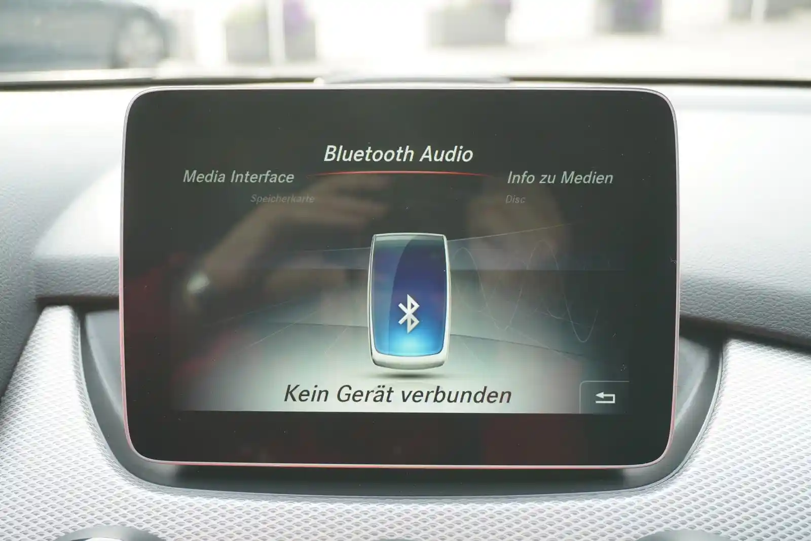 Mercedes-Benz B 180