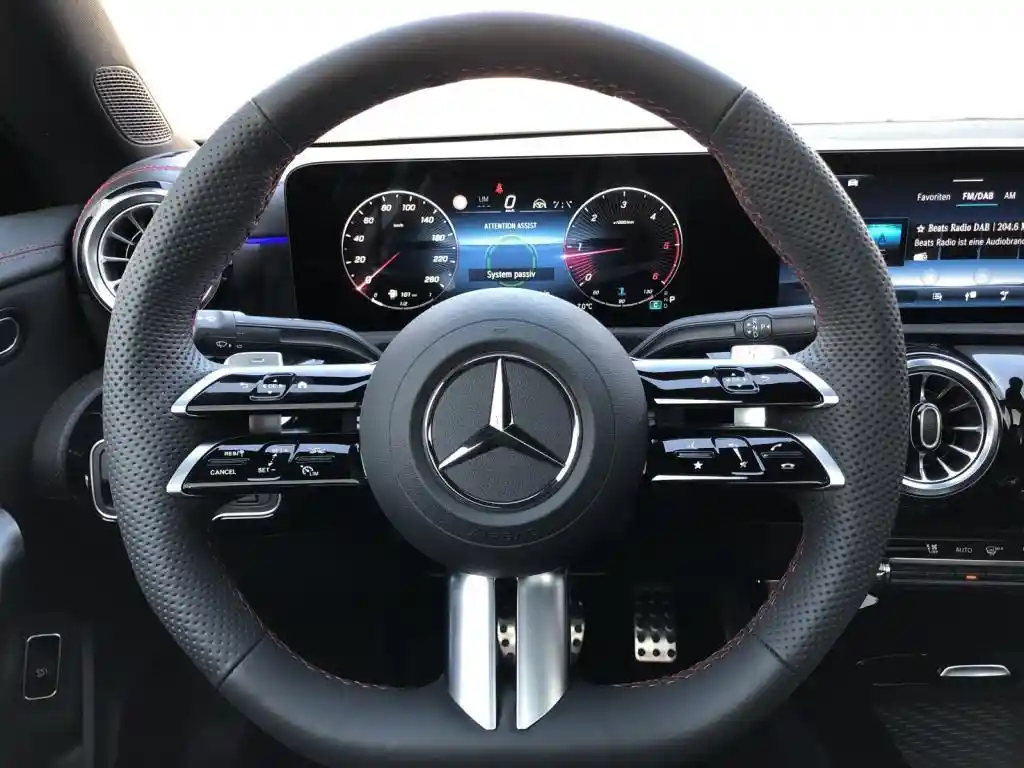 Mercedes-Benz CLA 220