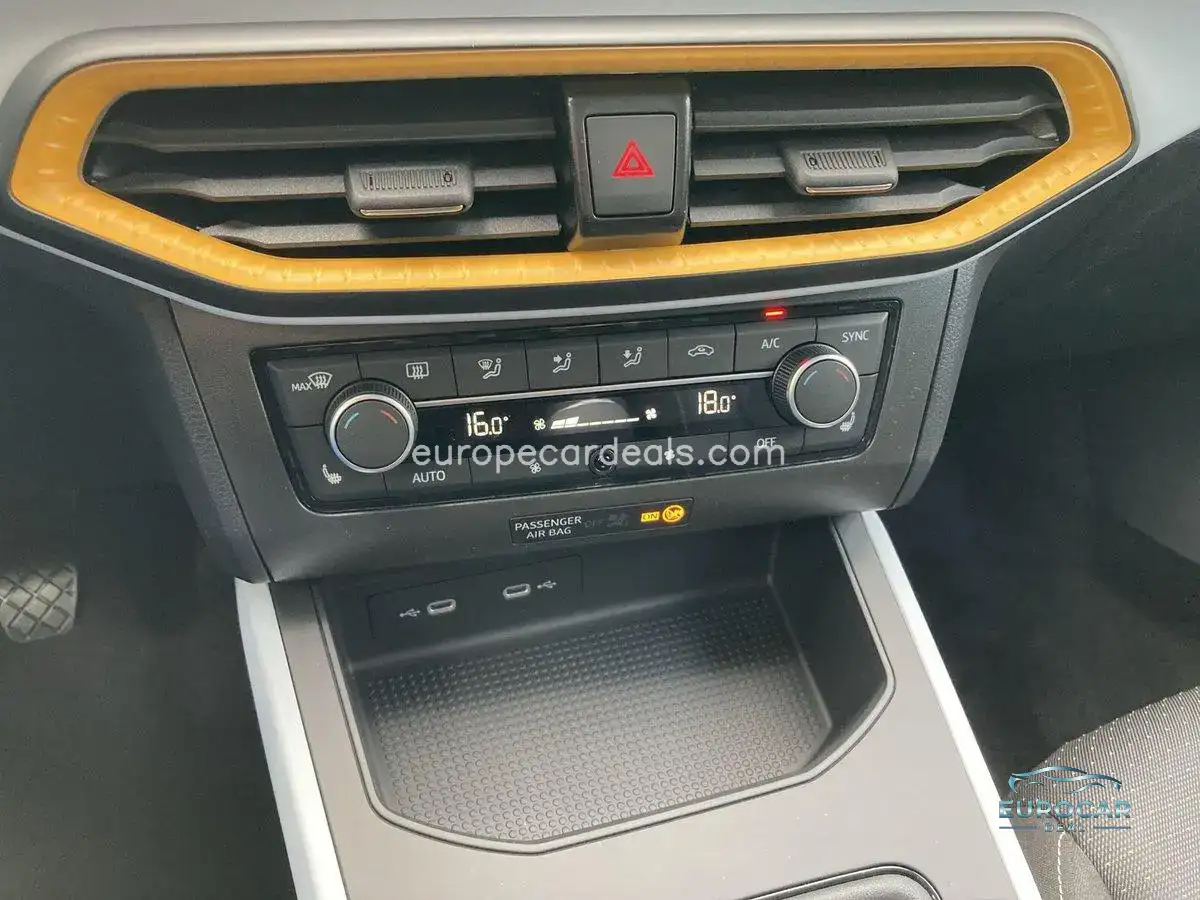 Seat Arona