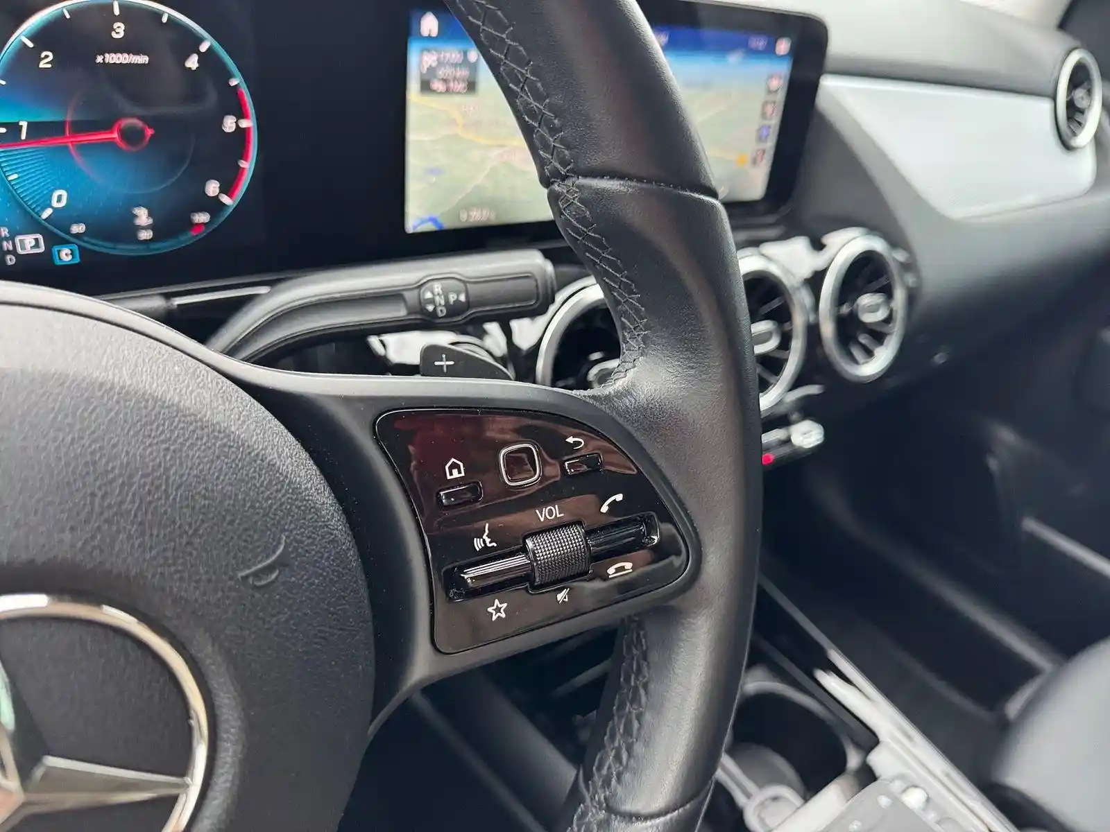 Mercedes-Benz B 220