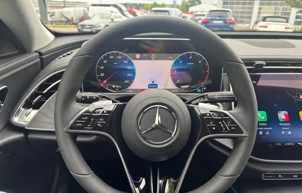 Mercedes-Benz E 200