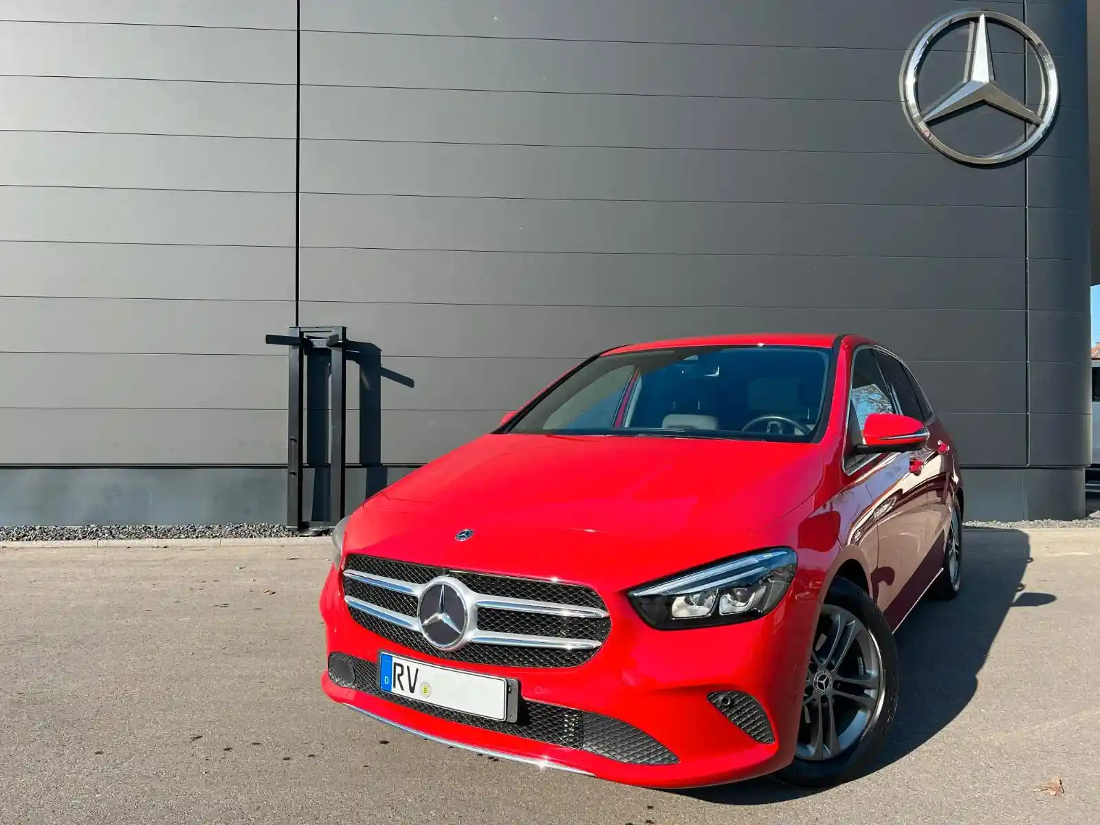 Mercedes-Benz B 180