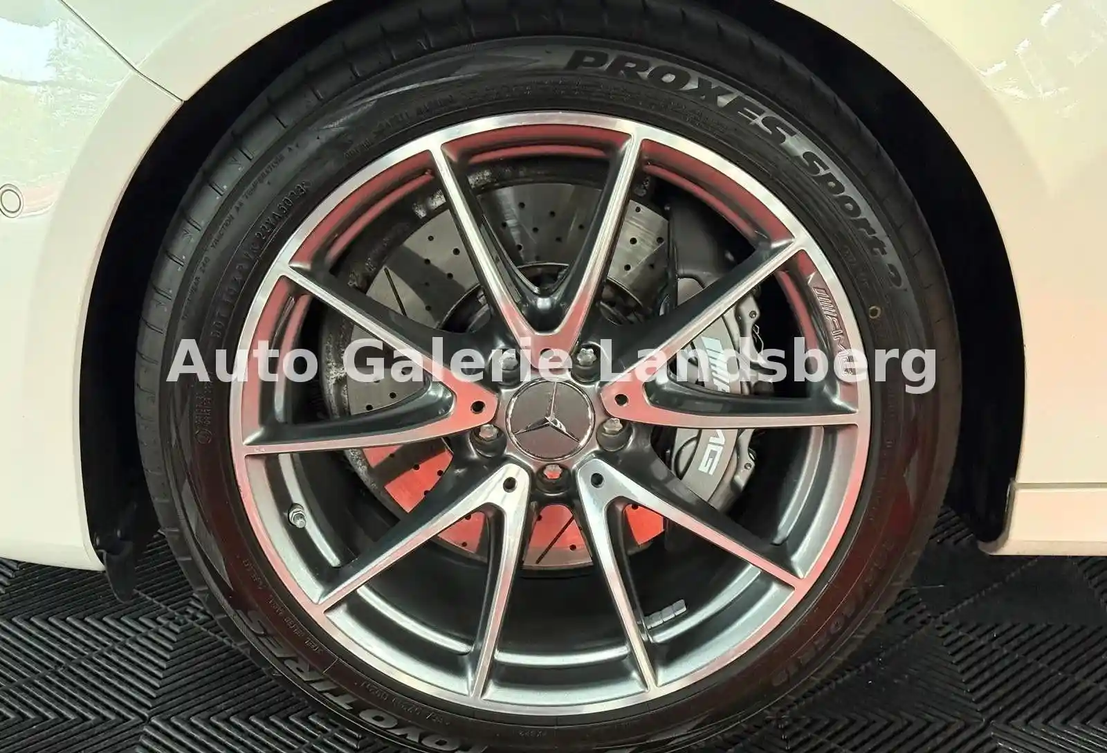 Mercedes-Benz E 63 AMG