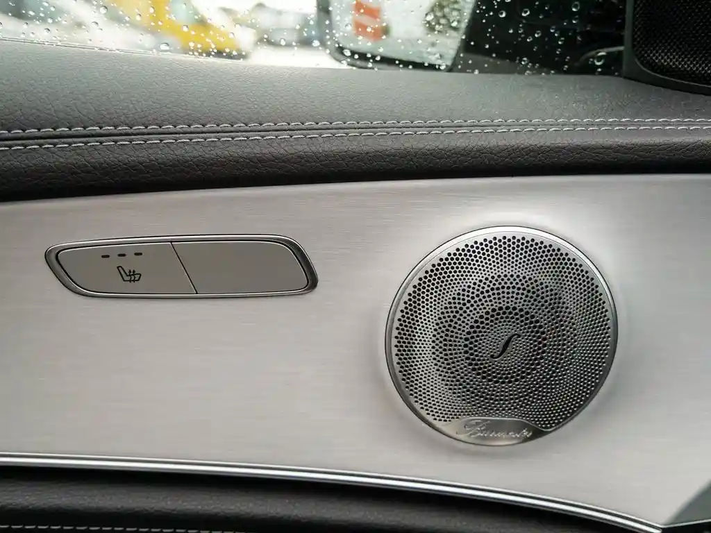 Mercedes-Benz E 300