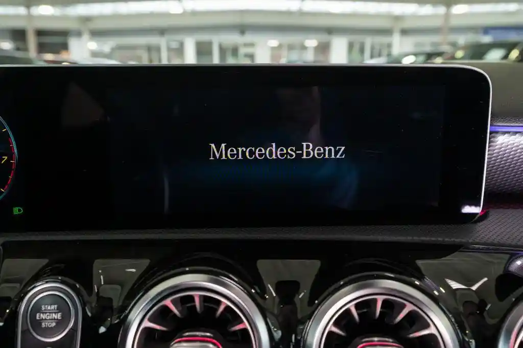 Mercedes-Benz A 200