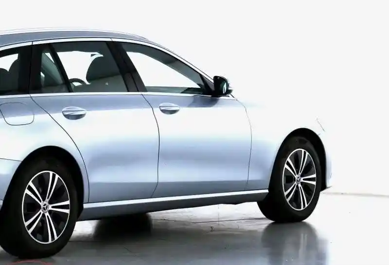 Mercedes-Benz E 220