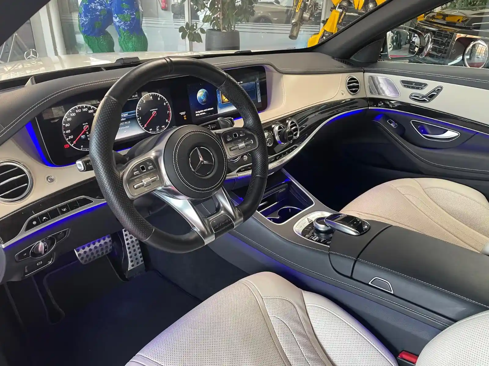 Mercedes-Benz S 560