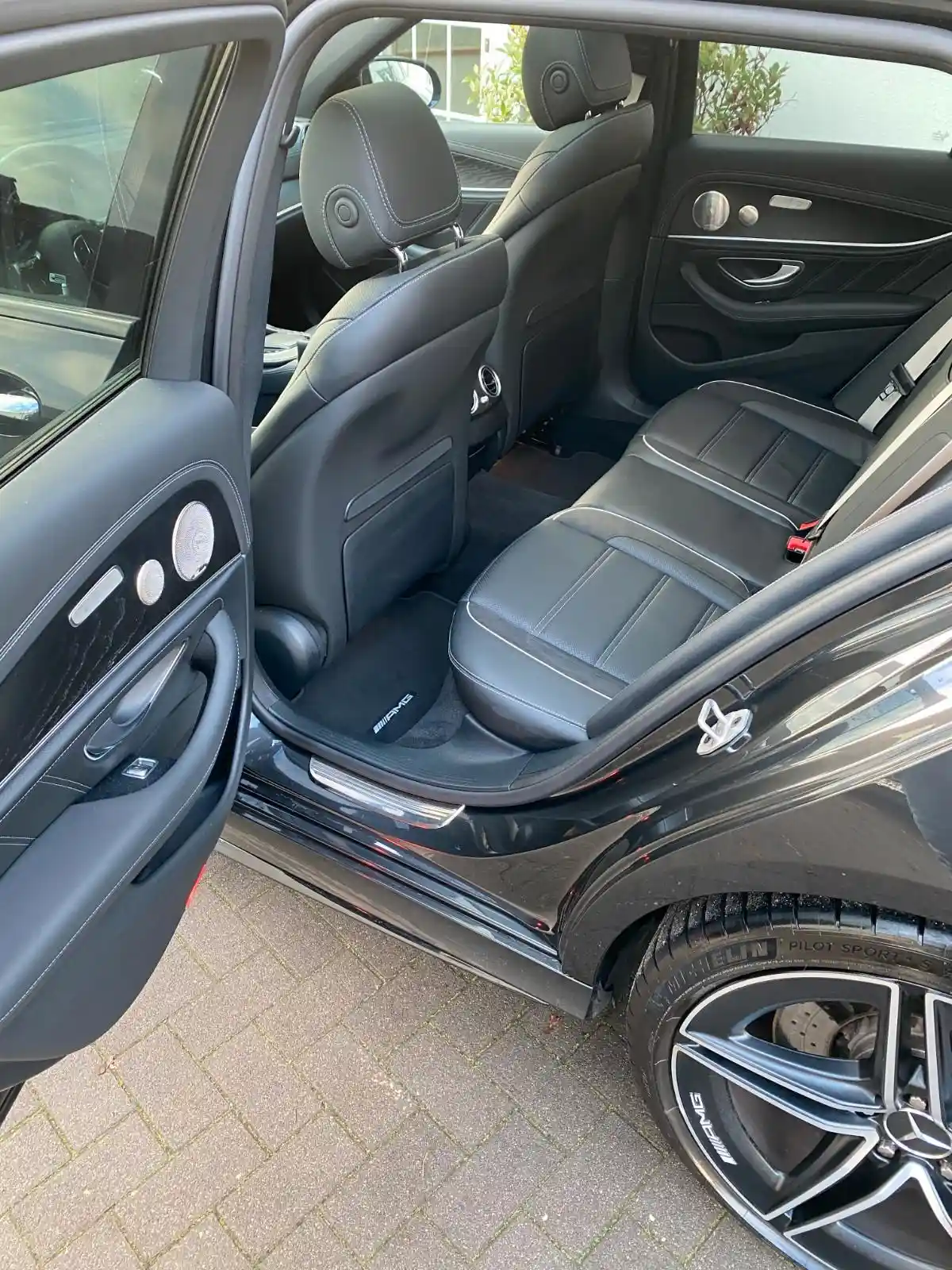 Mercedes-Benz E 63 AMG