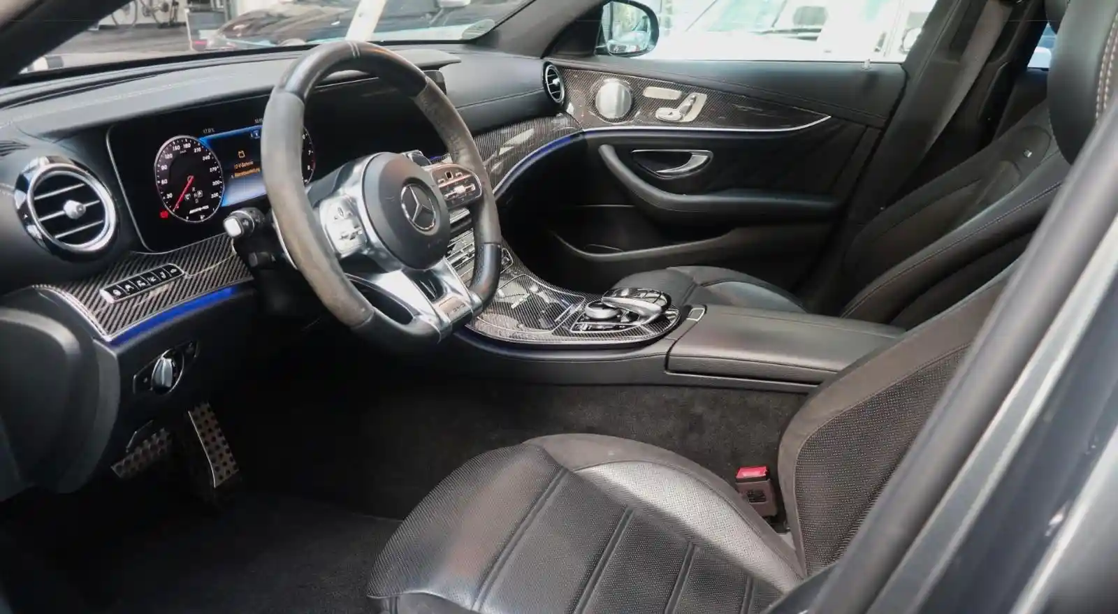 Mercedes-Benz E 63 AMG
