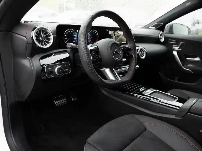 Mercedes-Benz CLA 220