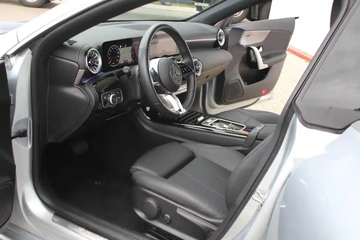 Mercedes-Benz CLA 180