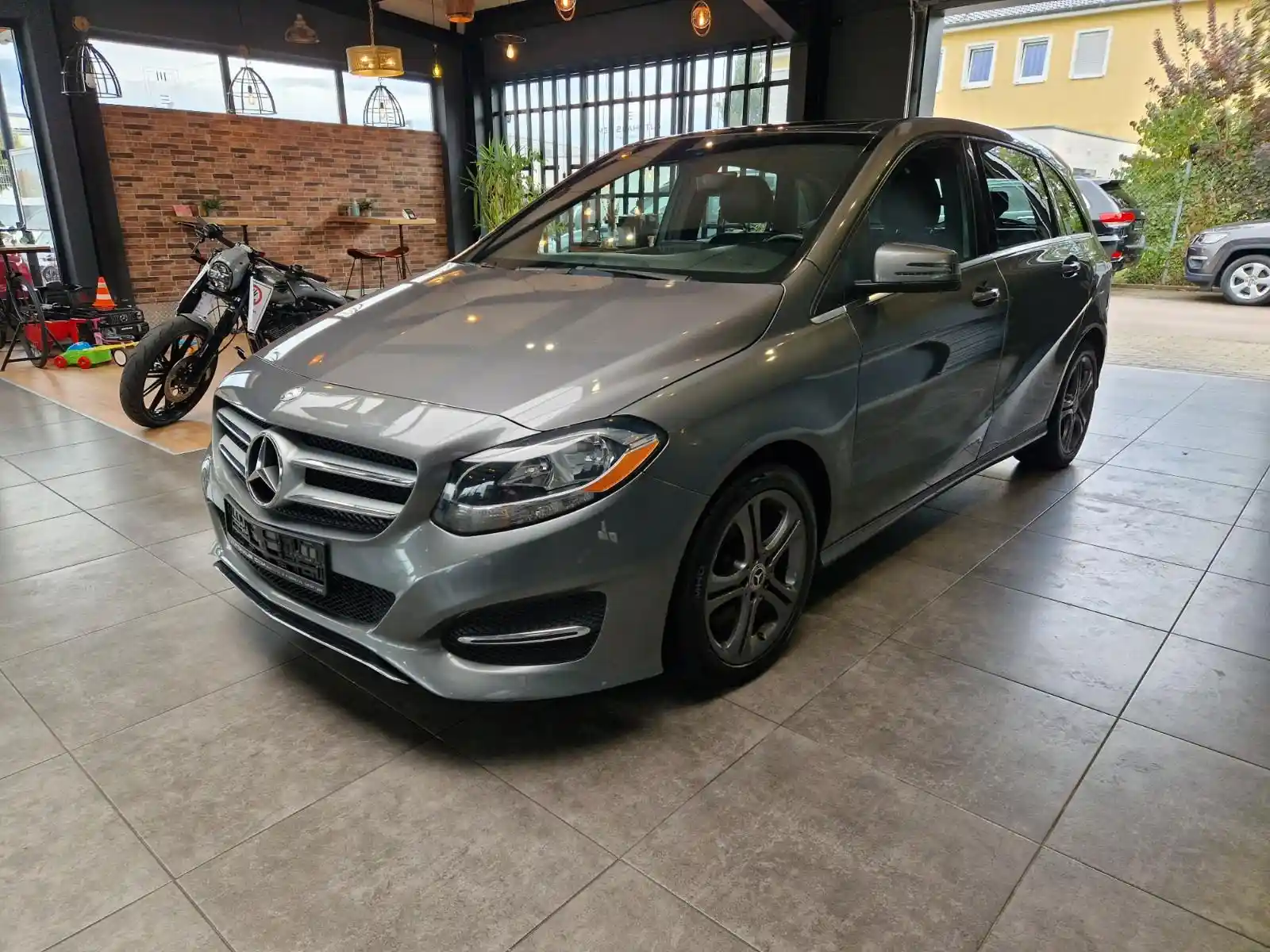 Mercedes-Benz B 250