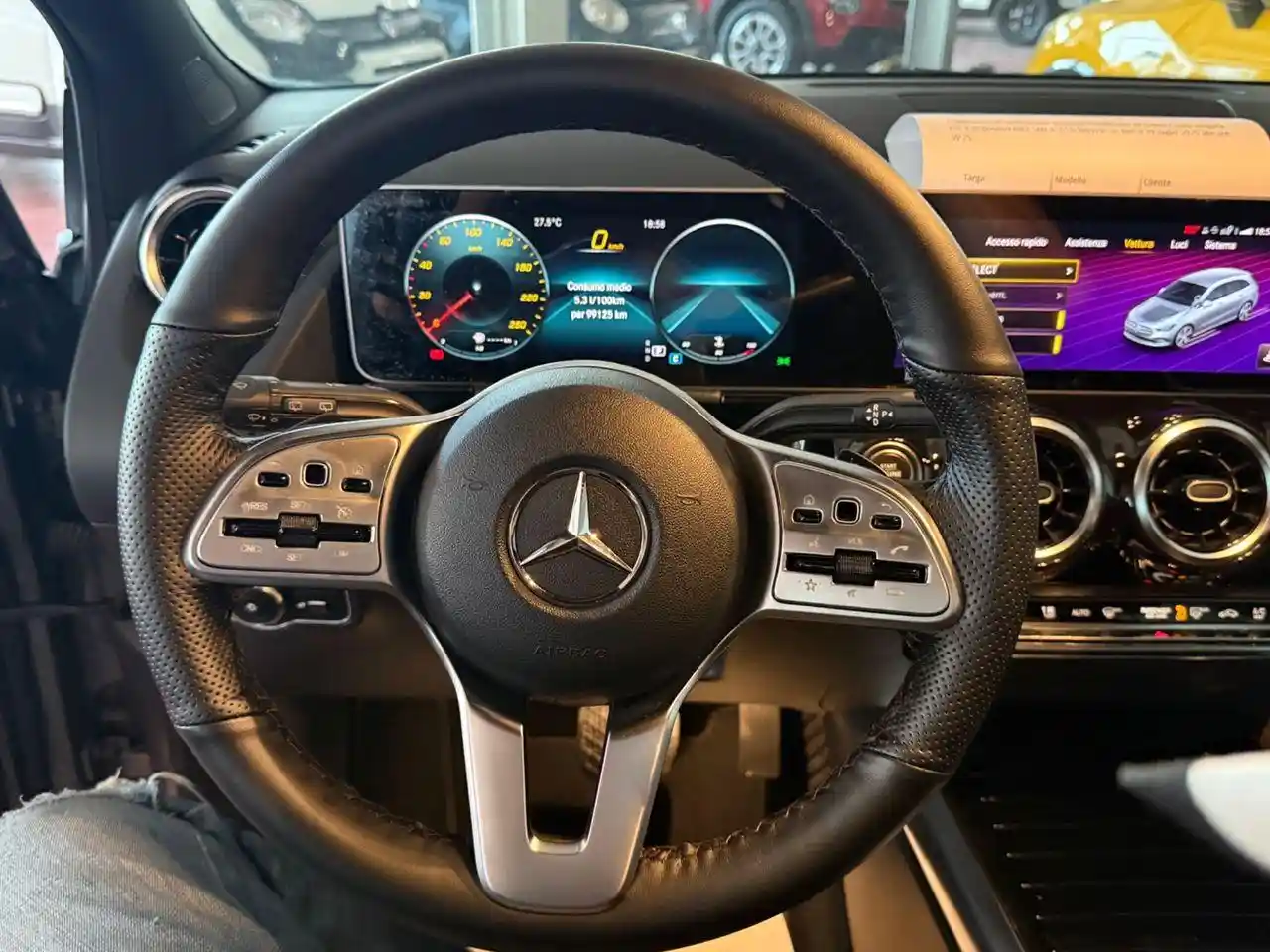 Mercedes-Benz B 180