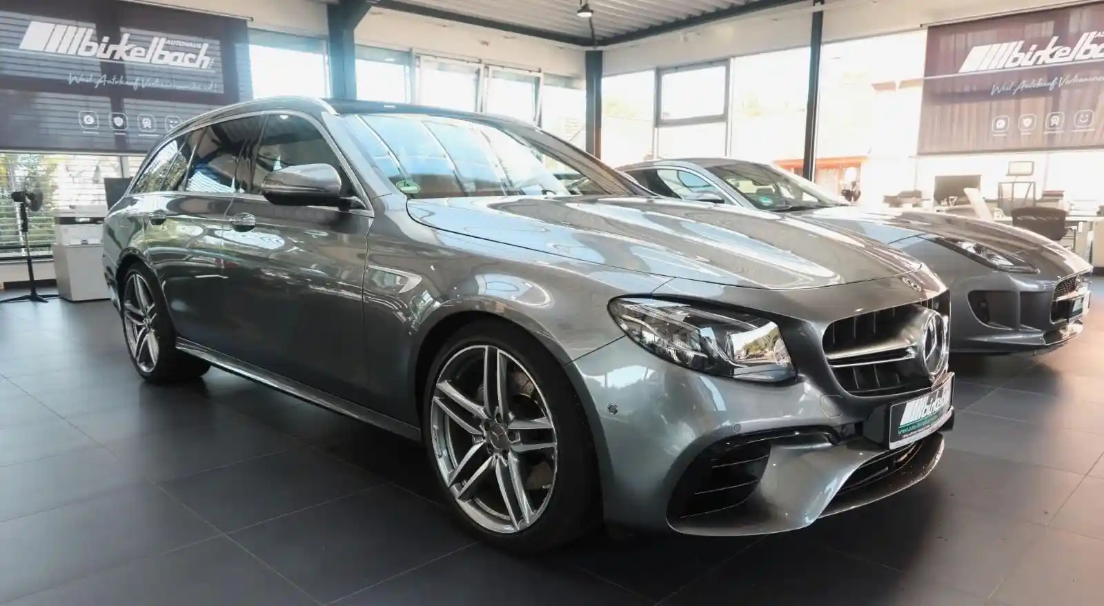 Mercedes-Benz E 63 AMG