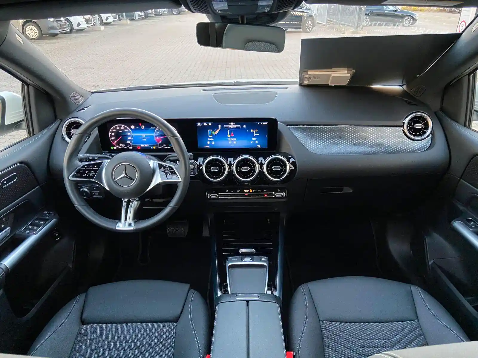Mercedes-Benz B 180