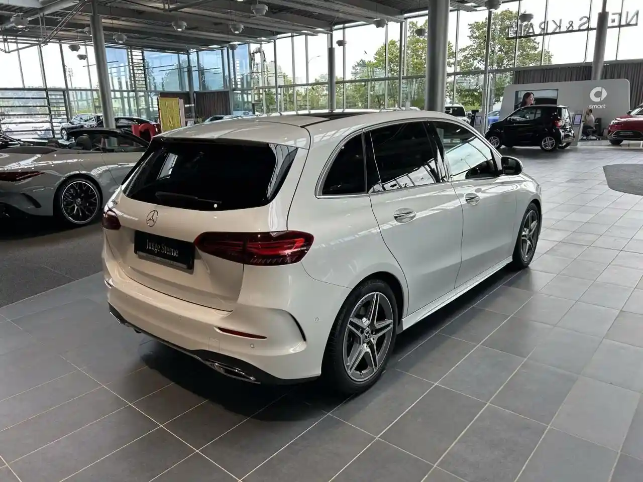 Mercedes-Benz B 200