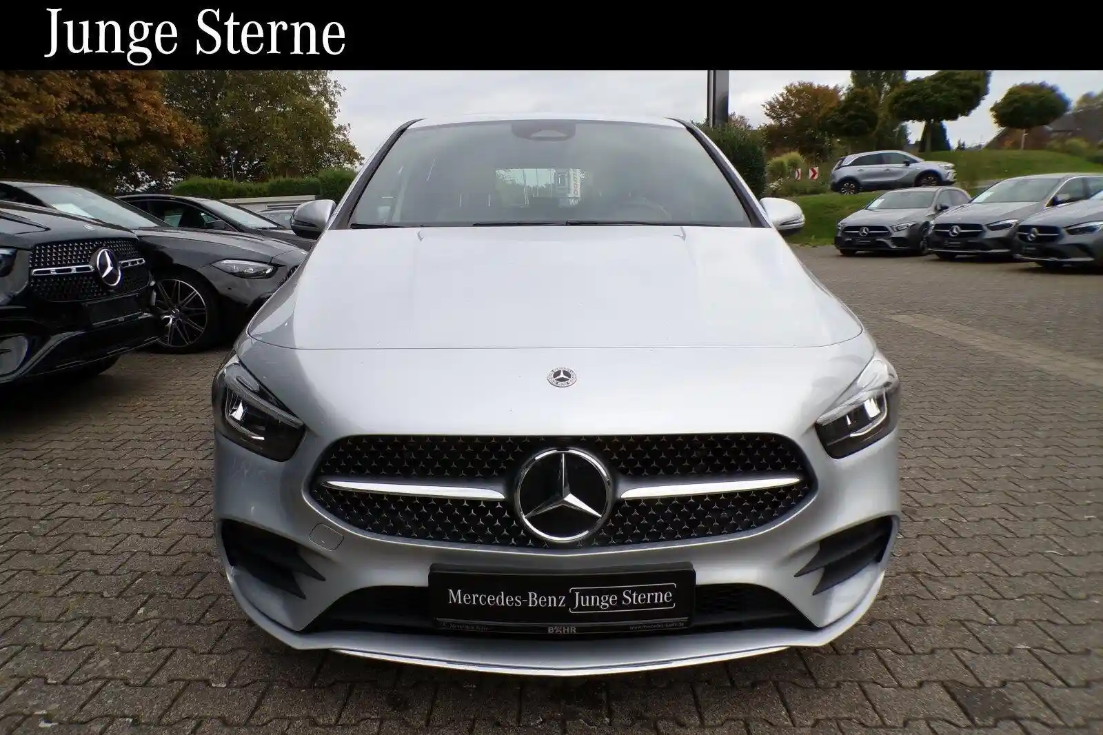 Mercedes-Benz B 180