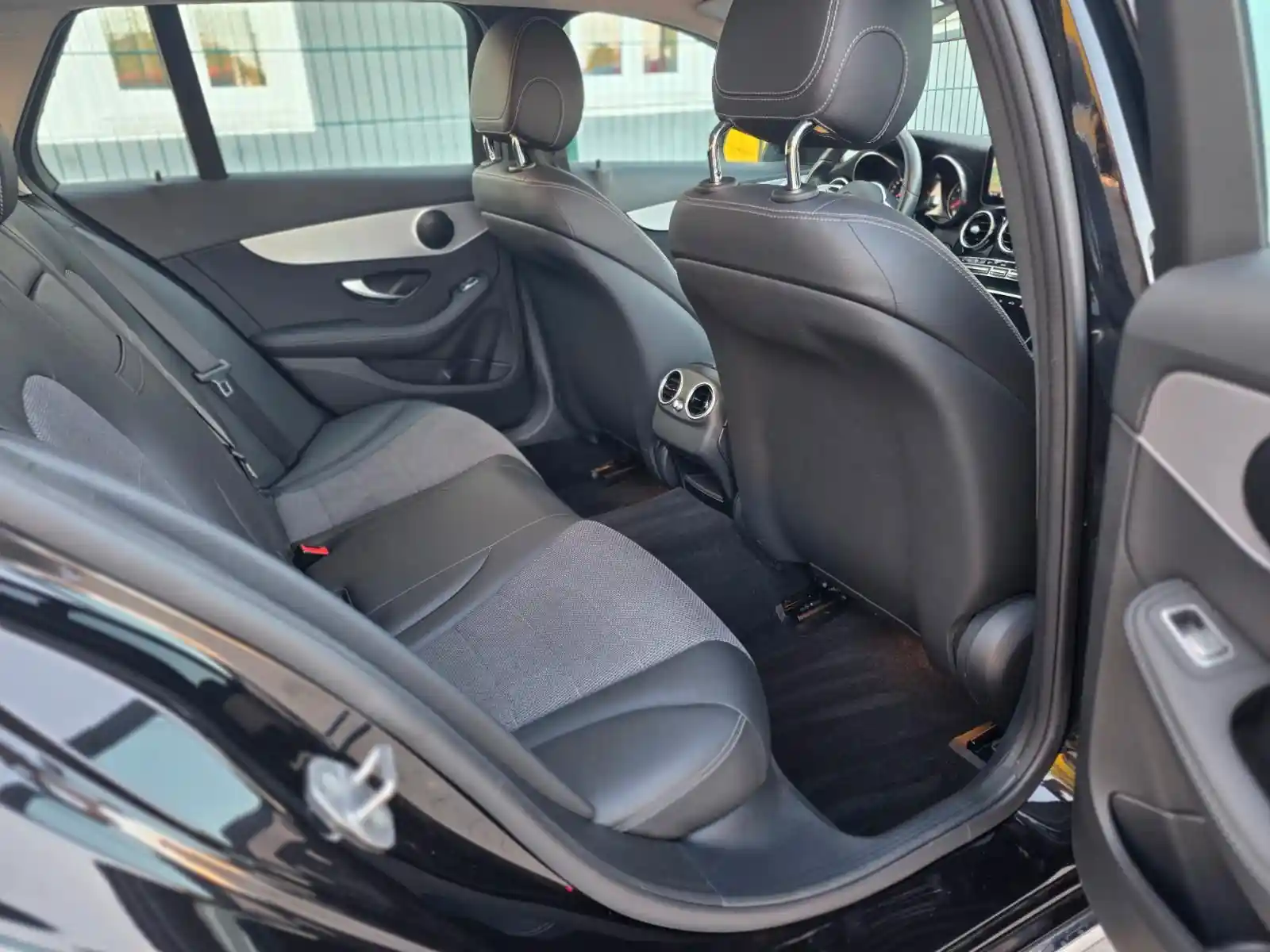 Mercedes-Benz C 200