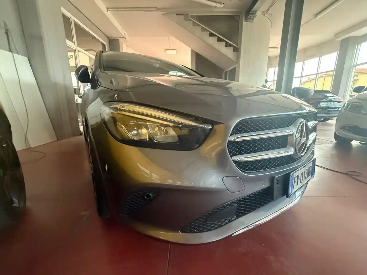 Mercedes-Benz B 180