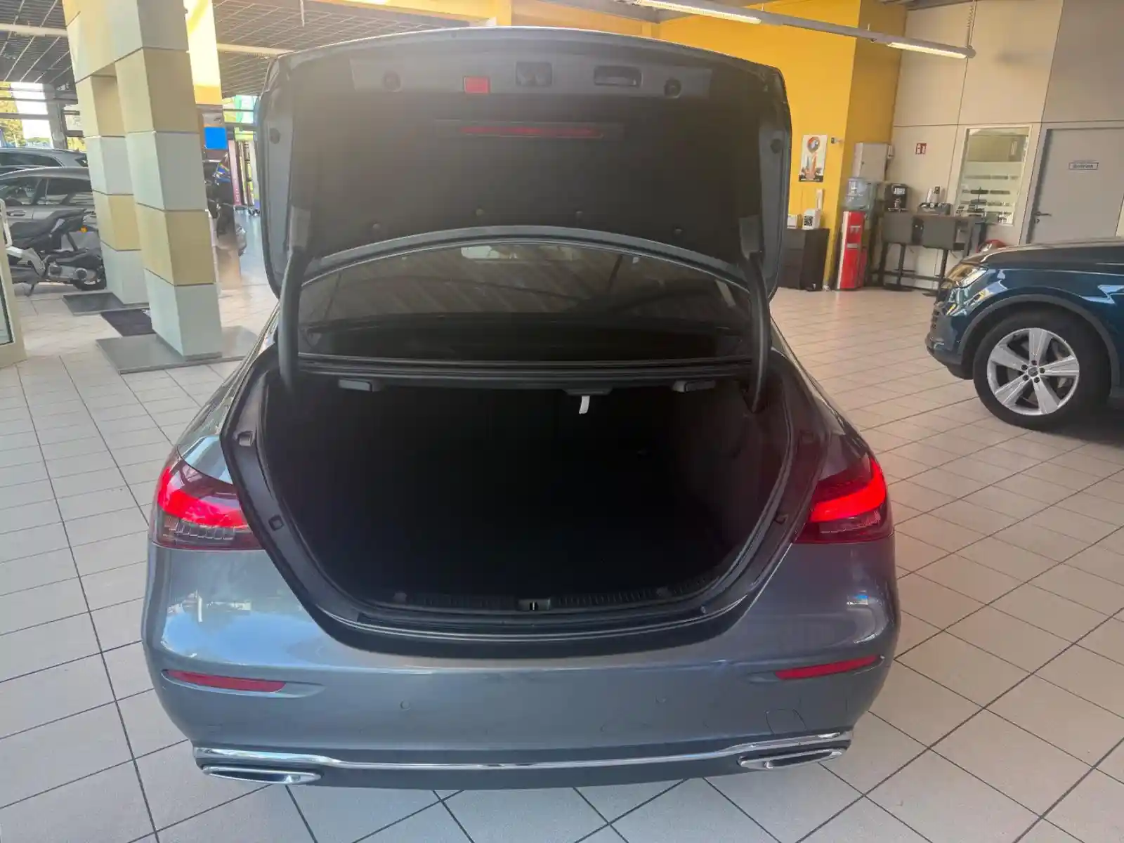 Mercedes-Benz E 220