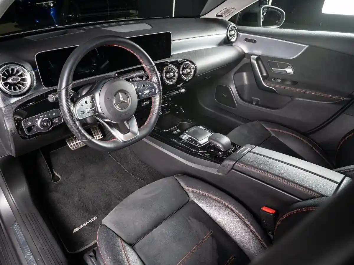 Mercedes-Benz A 35 AMG