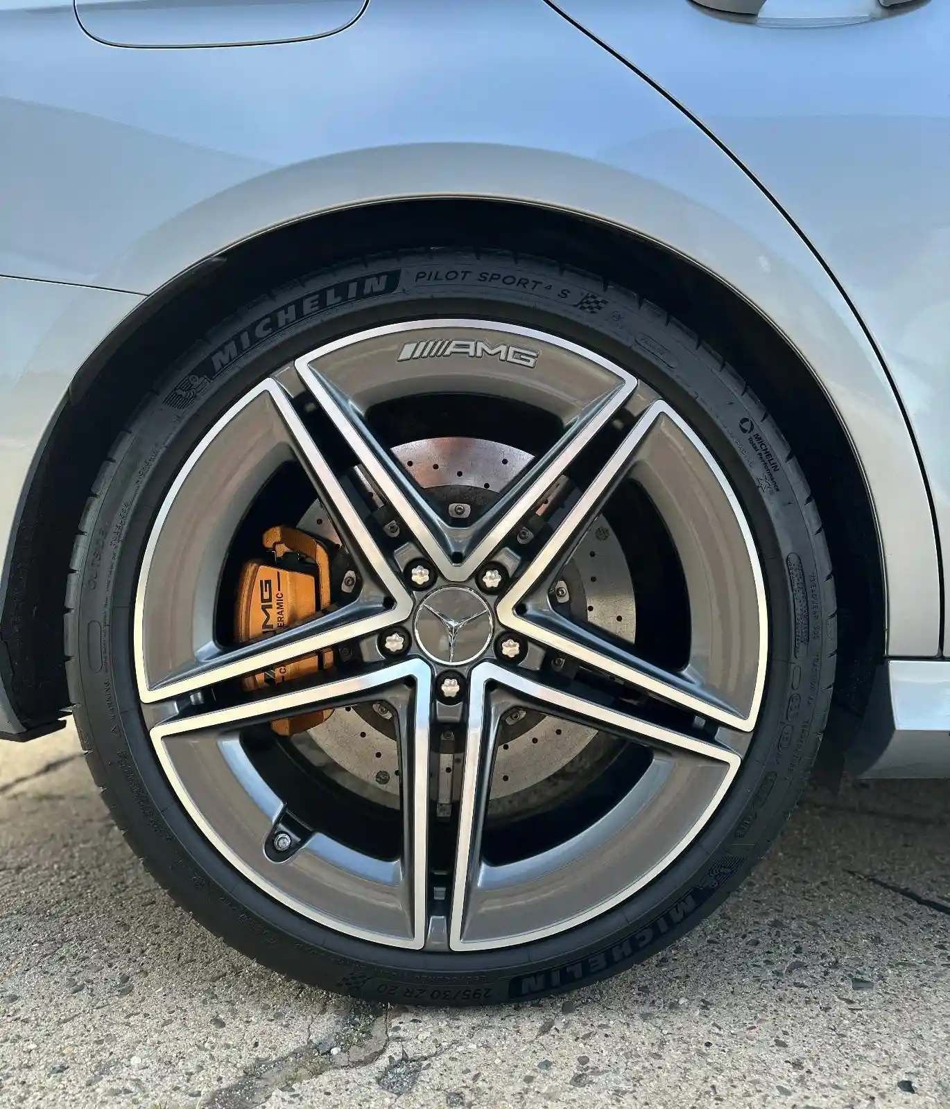 Mercedes-Benz E 63 AMG