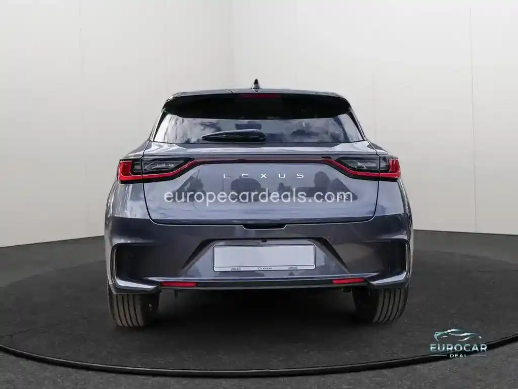 Lexus LBX