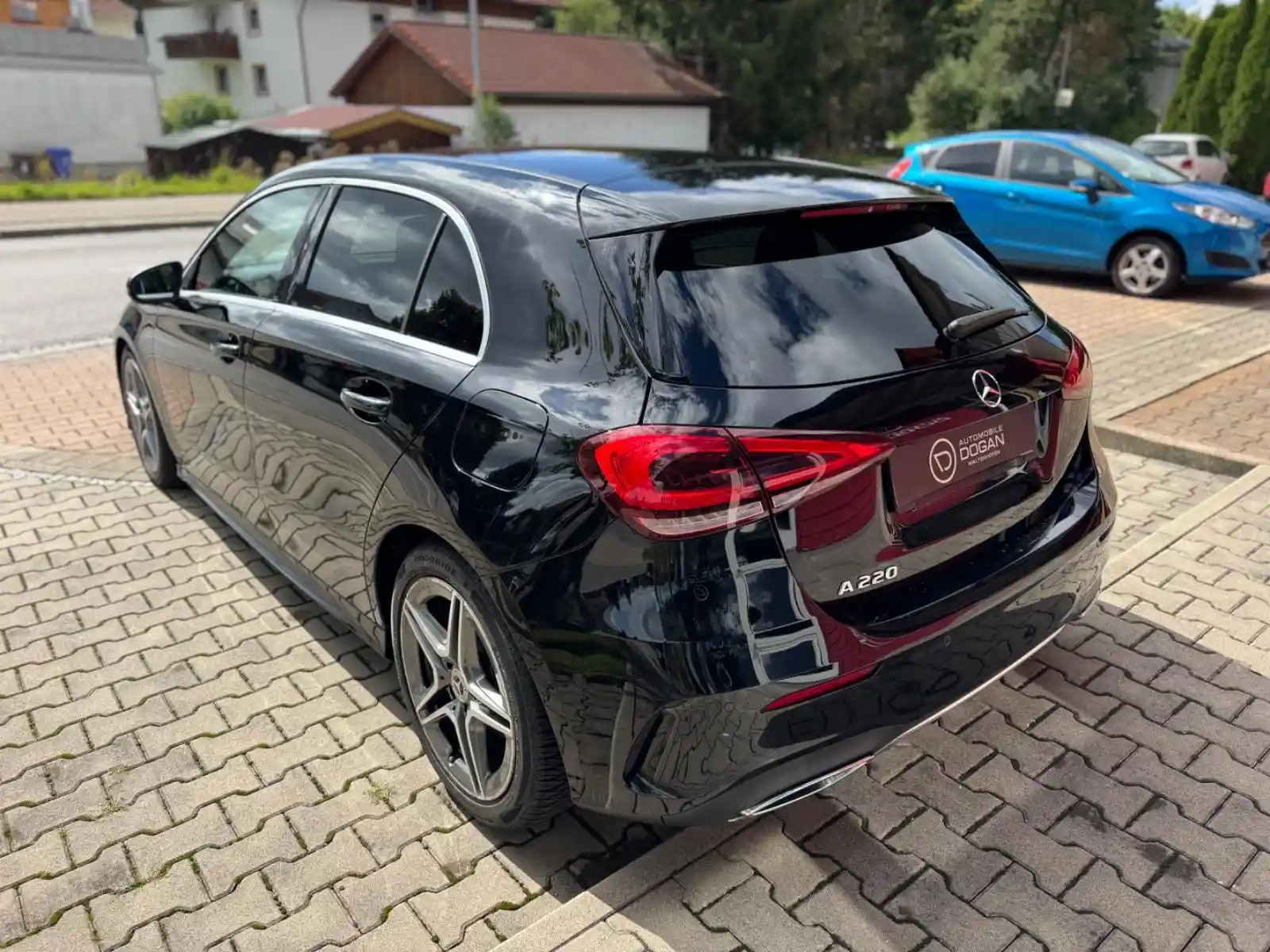 Mercedes-Benz A 220