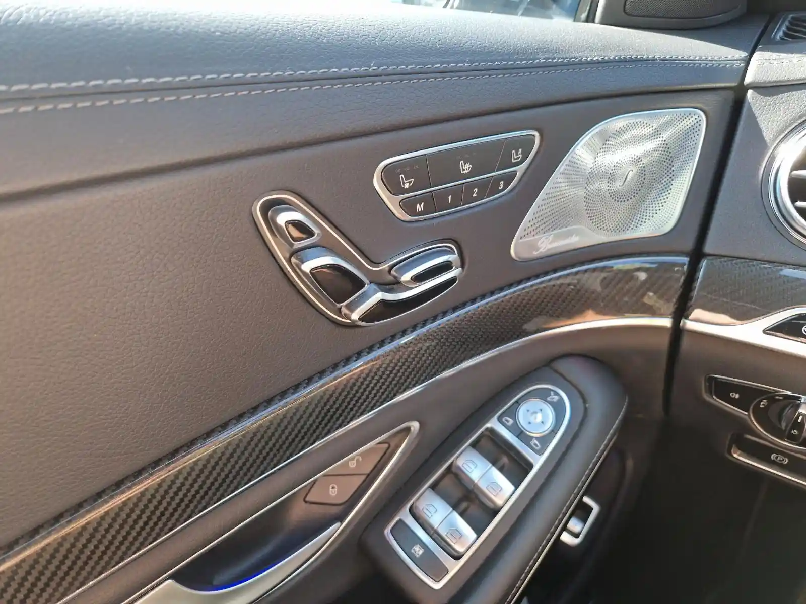 Mercedes-Benz S 560