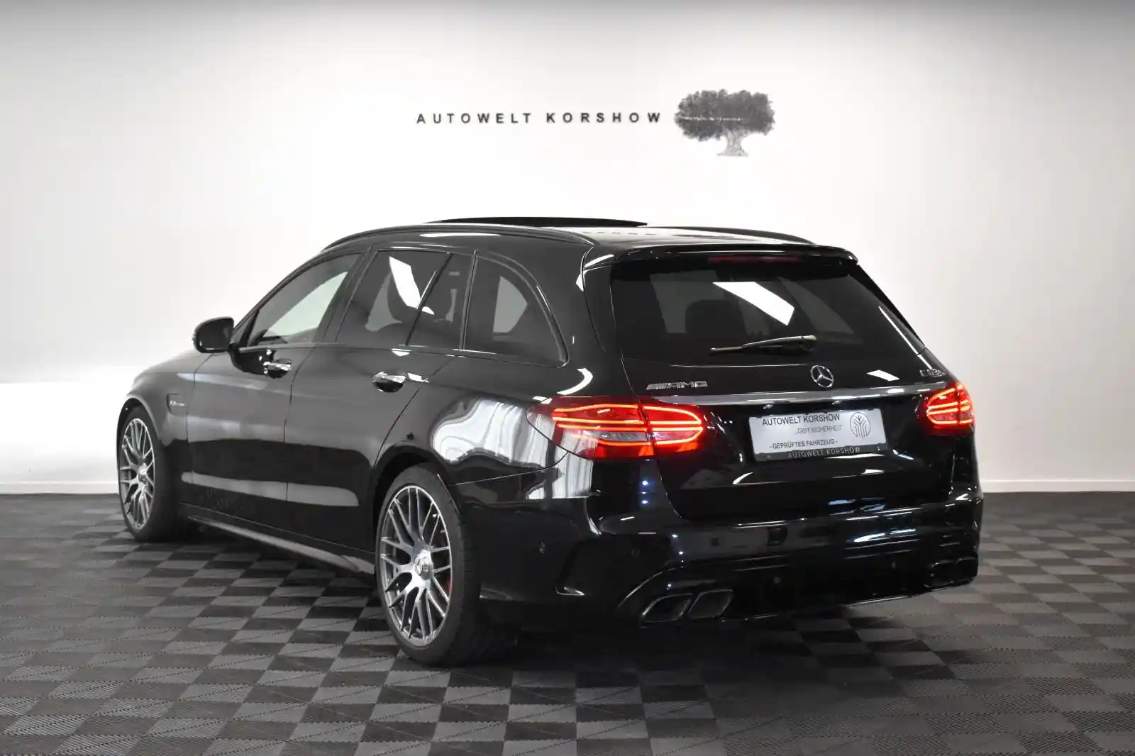 Mercedes-Benz C 63 AMG