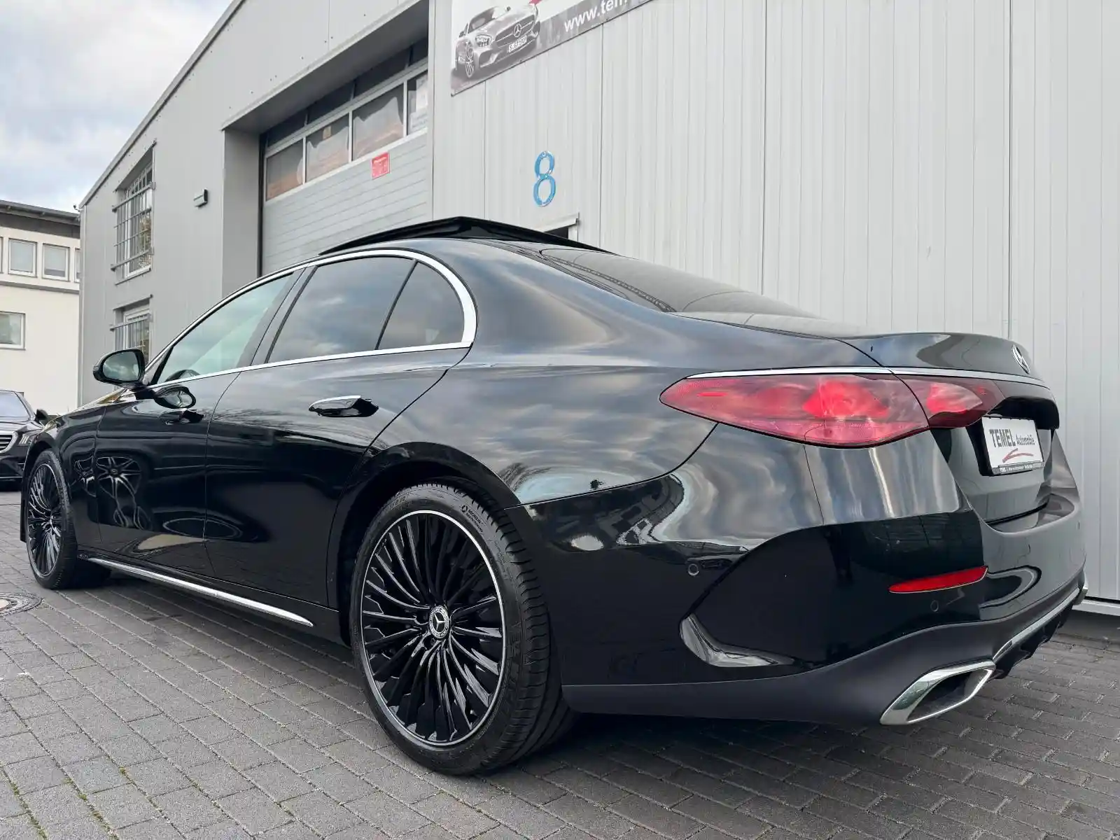 Mercedes-Benz E 200