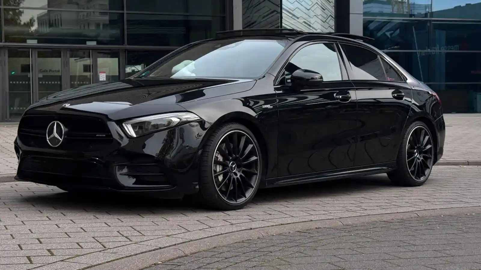 Mercedes-Benz A 35 AMG