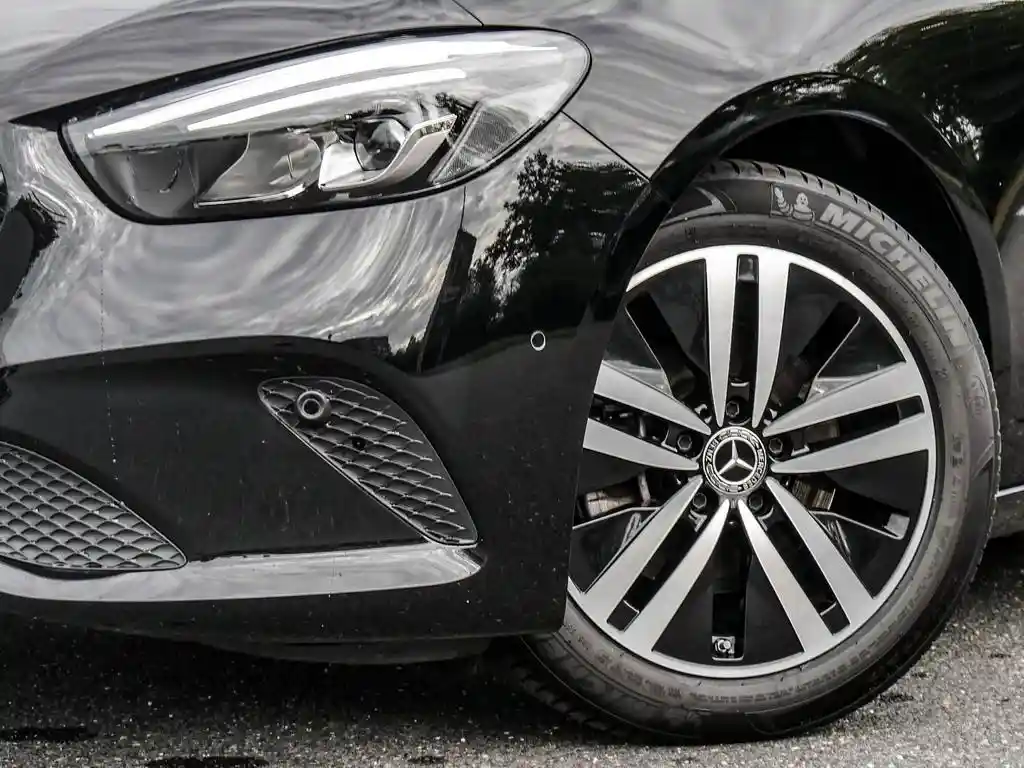Mercedes-Benz B 220