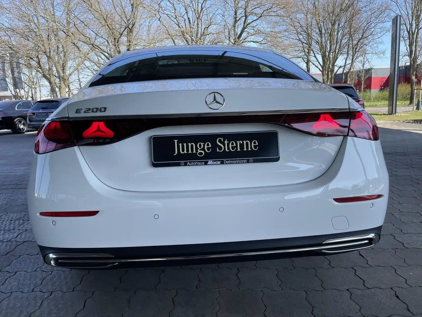 Mercedes-Benz E 200